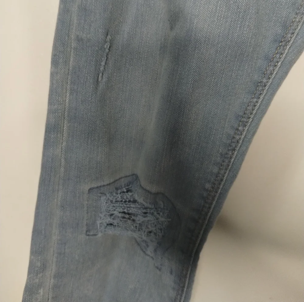 Levi's Denizen Taper Distressed Blue Jeans Size‎ 14 Regular Big Kids